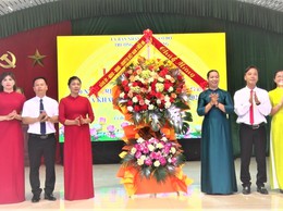 LÃNH ĐẠO XÃ CỔ ĐÔ DỰ KHAI GIẢNG NĂM HỌC MỚI TẠI TRƯỜNG THCS PHÚ ĐÔNG.