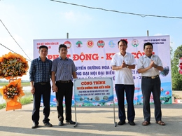 Thôn Văn Lôi phát động – khởi công xây dựng tuyến đường hoa kiểu mẫu chào mừng Đại hội MTTQ Việt Nam xã nhiệm kỳ 2025 – 2030