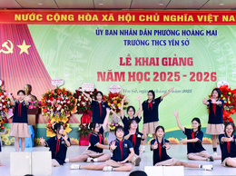 THẦY VÀ TRÒ TRƯỜNG THCS YÊN SỞ HÂN HOAN THAM DỰ LỄ KỈ NIỆM 80 NĂM TRUYỀN THỐNG NGÀNH GIÁO DỤC VÀ KHAI GIẢNG NĂM HỌC MỚI 2025 - 2026