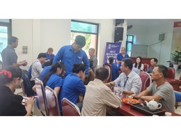 Hội nghị Bình dân học vụ số tại thôn Hà Hương, xã Thư Lâm đã thu hút đông đảo Nhân dân tham gia