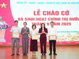XÃ VÂN ĐÌNH TỔ CHỨC  SINH HOẠT CHÍNH TRỊ DƯỚI CỜ THÁNG 9 VÀ TRAO QUYẾT ĐỊNH NGHỈ CÔNG TÁC CHO CÁN BỘ, CCVC THEO NĐ 178/NĐ-CP VÀ NĐ 67/NĐ-CP
