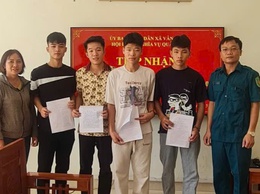 Xã Vân Đình: 6 Thanh niên Vân Đình hăng hái viết đơn tình nguyện nhập ngũ