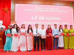 Trung tâm Chính trị khu vực Quốc Oai Bế giảng Lớp Bồi dưỡng Nhận thức về Đảng khóa II năm 2025