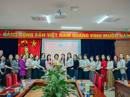 Chi bộ trường Tiểu học Linh Đàm tổ chức Lễ kết nạp Đảng viên mới