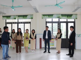 Đồng chí Phó Chủ tịch UBND xã Quốc Oai khảo sát, chỉ đạo công tác chuẩn bị kiểm định chất lượng giáo dục, công nhận trường đạt chuẩn quốc gia năm 2026