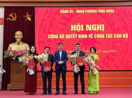 Phường Vĩnh Hưng tổ chức Lễ chào cờ ngày làm việc đầu tiên năm 2026.