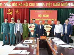 Bàn giao nhiệm vụ Chỉ huy trưởng Ban Chỉ huy Quân sự xã An Khánh