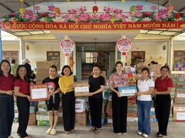CÔ HIỆU TRƯỞNG ĐỖ THỊ QUẾ – NGƯỜI THẮP LỬA YÊU THƯƠNG