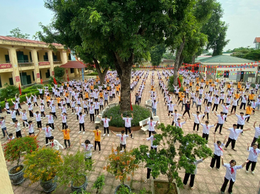 THẦY GIÁO KIỀU QUANG HỌC – BÔNG HOA ĐẸP TRONG VƯỜN HOA GIÁO DỤC