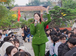 Công an xã Ô Diên “kích hoạt lá chắn số” phòng, chống bắt cóc online cho gần 1.800 học sinh THPT Tân Lập