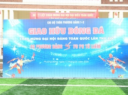 Giao hữu bóng đã giữa làng Phương Bảng và Công ty Điện lực Từ Liêm