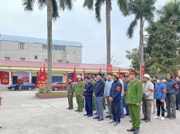 Xã Trung Giã ra quân xử lý giải toả vi phạm trật tự an toàn giao thông, lấn chiếm lòng đường, vỉa hè