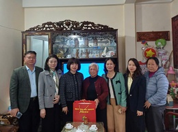 Lãnh đạo phường Bồ Đề thăm, tặng quà người có công, chúc thọ người cao tuổi tròn 100 tuổi, các Hội đặc thù và một số doanh nghiệp nhân dịp Tết Nguyên đán năm 2026.