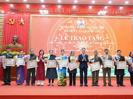 Lễ trao Huy hiệu Đảng đợt 03/02/2026