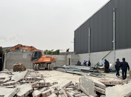 Cưỡng chế phá dỡ các công trình vi phạm đất đai trên địa bàn xã An Khánh