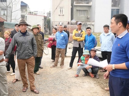 20 hộ gia đình, cá nhân thôn Yên Lũng được giao đất dịch vụ tại thực địa