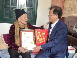 Thăm, tặng quà Tết Nguyên đán Bính Ngọ năm 2026 cho người có công và các đối tượng chính sách