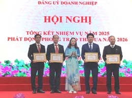 Đảng bộ Doanh nghiệp phường Bồ Đề trao tặng Huy hiệu Đảng đợt 03/02 và tổng kết nhiệm vụ công tác năm 2025