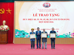 Xã Yên Lãng tổ chức trao Huy hiệu Đảng đợt 3/2/2026