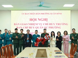 Xuân Đỉnh: Hội nghị bàn giao chức trách, nhiệm vụ Chỉ huy trưởng Ban CHQS phường