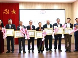 123 đảng viên phường Hồng Hà vinh dự nhận Huy hiệu Đảng đợt 3/2