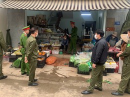 Công an xã Minh Châu ra quân giải quyết điểm nghẽn trật tự đô thị, xây dựng địa bàn văn minh, kỷ cương.