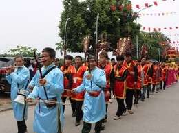 Lễ hội truyền thống và công trình Đền làng Thượng Tiết, biểu tượng của tinh thần yêu nước và sức mạnh đại đoàn kết toàn dân.