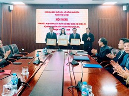 PHƯỜNG CẦU GIẤY: Lan toả niềm tự hào - Chúc mừng các đồng chí nhận Bằng khen của Chủ tịch UBND Thành phố Hà Nội