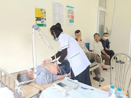 Xã Hòa Lạc tổ chức khám bệnh cho người cao tuổi, đối tượng chính sách và bảo trợ xã hội