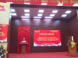 Tuyên truyền phổ biến pháp luật và hướng dẫn lái xe an toàn cho hội viên phụ nữ xã Chuyên Mỹ