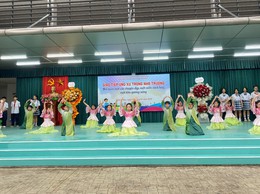 TRƯỜNG THCS TÂN MAI TỔ CHỨC SINH HOẠT DƯỚI CỜ CHỦ ĐỀ “GIAO TIẾP ỨNG XỬ TRONG NHÀ TRƯỜNG”
