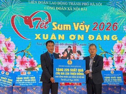 Xã Nội Bài trao quà Tết cho gia đình chính sách, lan tỏa nghĩa tình xuân Bính Ngọ 2026