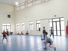 SÔI NỔI GIẢI CẦU LÔNG DÀNH CHO HỌC SINH THCS