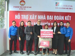 UBMTTQ Việt Nam xã Phúc Thọ phối hợp Agribank trao hỗ trợ xây dựng Nhà Đại đoàn kết tại thôn Phúc Hòa 4