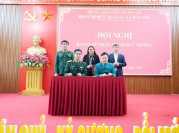 UBND xã, Hội đồng nghĩa vụ quân sự xã Hòa Phú tổ chức hội nghị bàn giao nhiệm vụ Chỉ huy trưởng Ban Chỉ huy Quân sự xã.