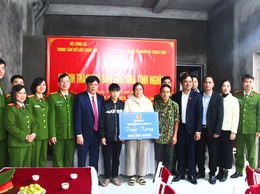 Trung tâm dữ liệu Quốc gia - Bộ Công An phối hợp với xã Thạch Thất trao tặng nhà tình nghĩa, lan toả giá trị nhân văn vì cộng đồng
