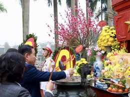 Phường Xuân Đỉnh: Dâng hương tưởng niệm các Anh hùng Liệt sĩ nhân dịp Tết Bính Ngọ 2026