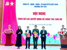 Phường Tây Tựu công bố các quyết định về công tác cán bộ