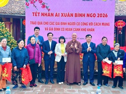 Khương Đình: Trao 300 suất quà 