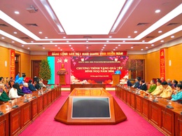 Phường Từ Liêm tổ chức chương trình tặng quà Tết cho các gia đình có hoàn cảnh khó khăn nhân dịp Xuân 2026