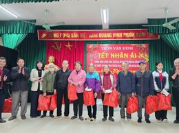 Thôn Vân Đình 80 suất quà Tết nhân ái - Xuân Bính Ngọ 2026