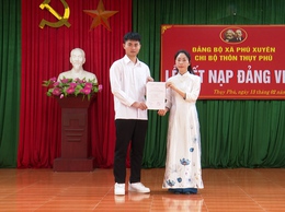 Kết nạp Đảng viên cho quần chúng ưu tú thôn Thụy Phú