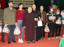 Trao hơn 100 xuất quà cho người khiếm thị có hoàn cảnh khó khăn dịp Tết Nguyên đán Bính Ngọ 2026