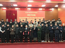 Xã Nội Bài giao quyết định gọi công dân nhập ngũ năm 2026