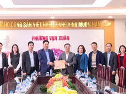 Đồng chí Nguyễn Thanh Bình-Bí thư Đảng ủy xã Hoài Đức thăm, chúc Tết đơn vị kết nghĩa phường Vạn Xuân, tỉnh Thái Nguyên