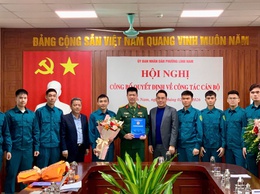 Phường Lĩnh Nam công bố các Quyết định về công tác cán bộ