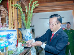 Bác Hồ với xã Suối Hai