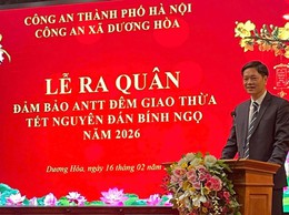 Lãnh đạo Đảng ủy, UBND xã Dương Hoà thăm, chúc Tết, tặng quà các đơn vị làm nhiệm vụ trực Tết