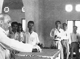 Bác Hồ với dân chủ và bài học về đạo đức cách mạng