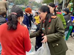 CÔNG AN PHƯỜNG LÁNG TRAO GỬI YÊU THƯƠNG ĐẾN CÁC BỆNH NHÂN UNG THƯ